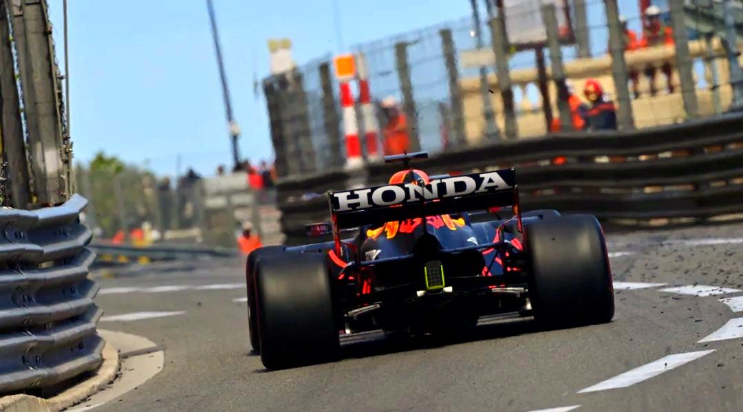 哈斯车队完胜梅赛德斯，维斯塔潘刷新纪录